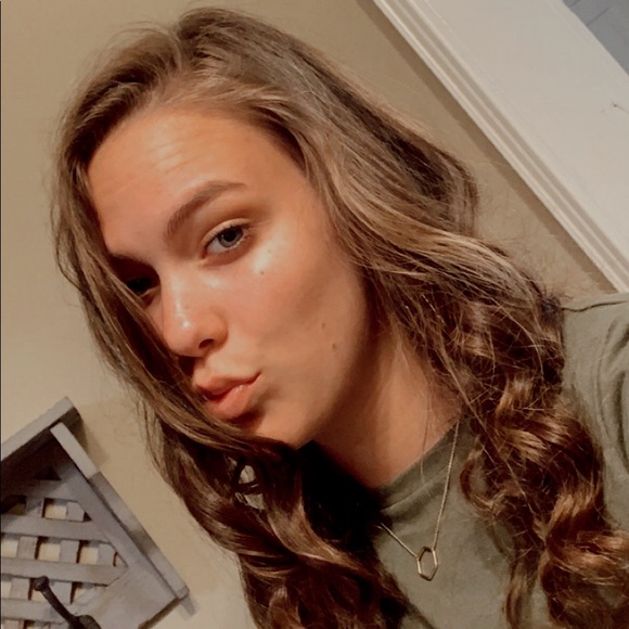 Meet your Posher, Bella - Picture 1 of 1